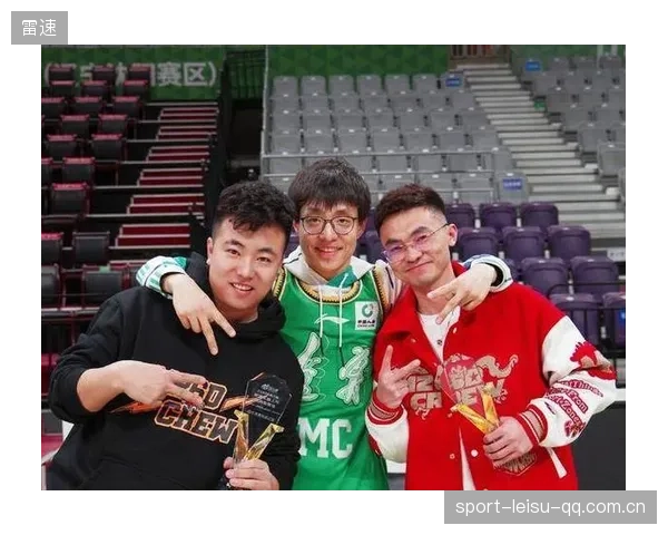 CBA季后赛门票火爆抢购，球迷激情燃爆现场！